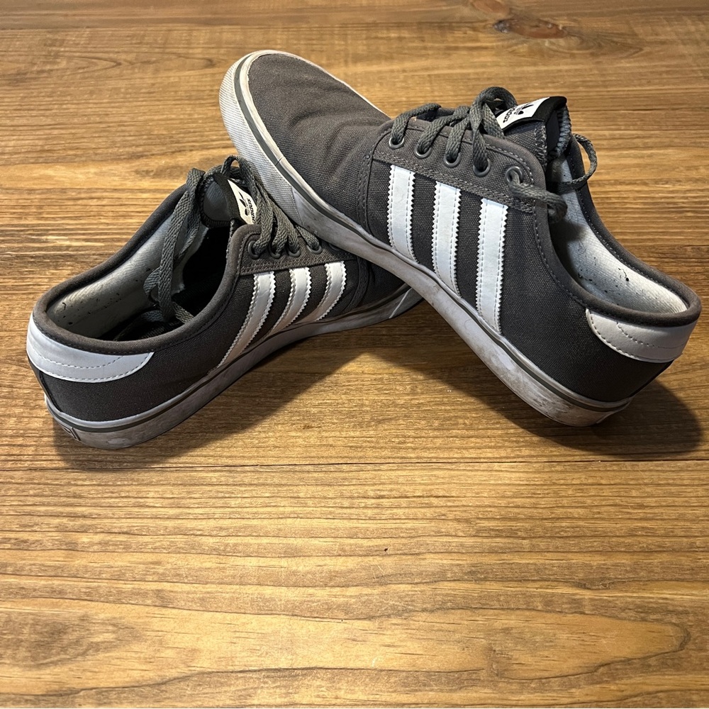 Adidas Men’s Seeley Street Sneakers